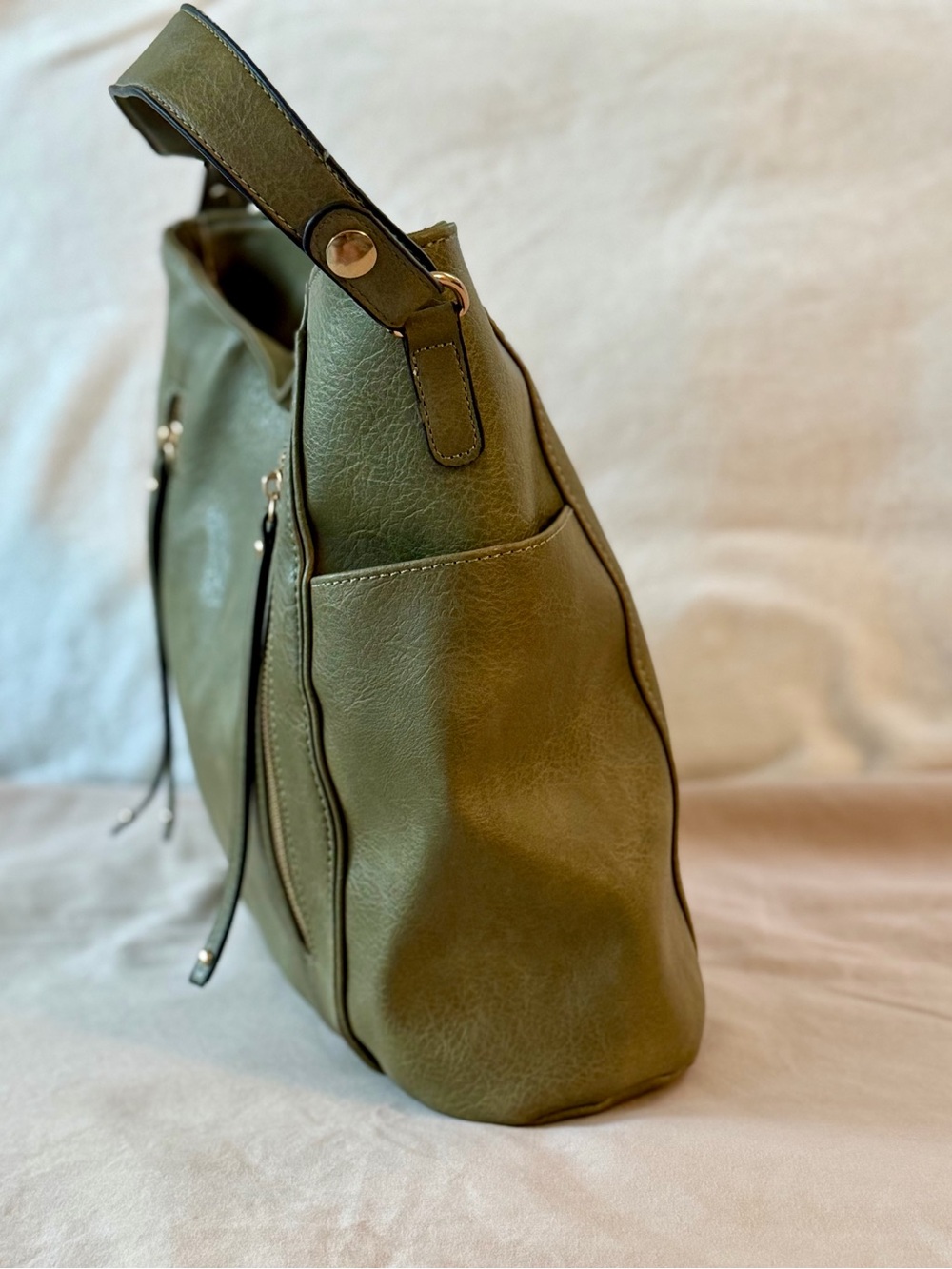 Le Mila NWT Olive Green Vegan Leather Hobo Bag with Front Zip Pocket - Picture 5 of 11